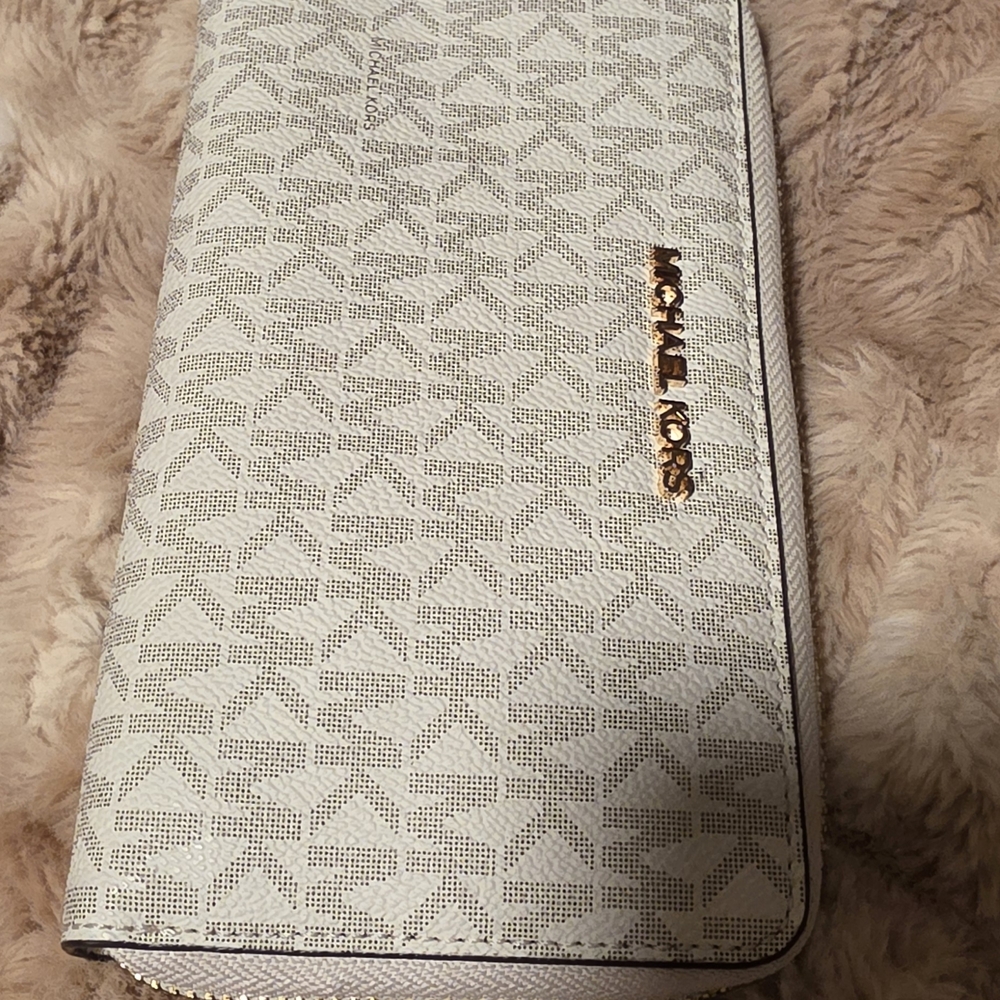 Michael Kors White and Gold Wallet